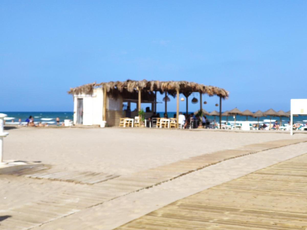 Apartamento Playa Valencia Buitenkant foto